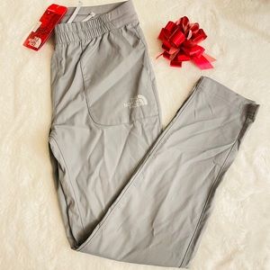 It’s a brand new THE NORTH FACE pant.NWT!